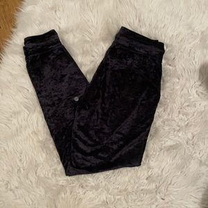 lululemon athletica Velvet Joggers in Dark Purple